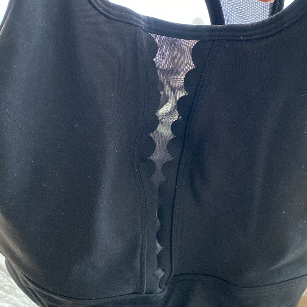 Calia Sports Bra W/Scalloped Edges